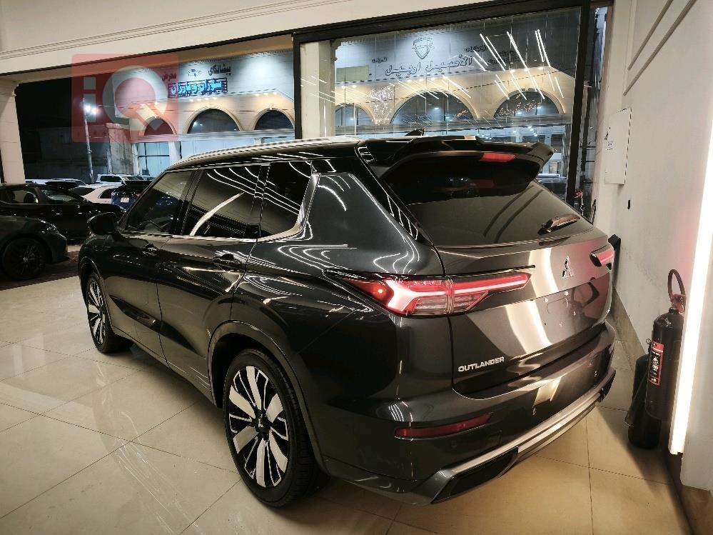 ميتسوبيشي اوتلاندر